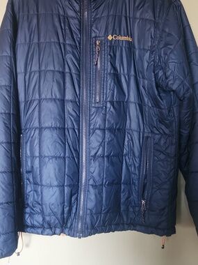 Columbia Men's Dark Navy Quilted Reversable Puffer Jacket with Gold Logo